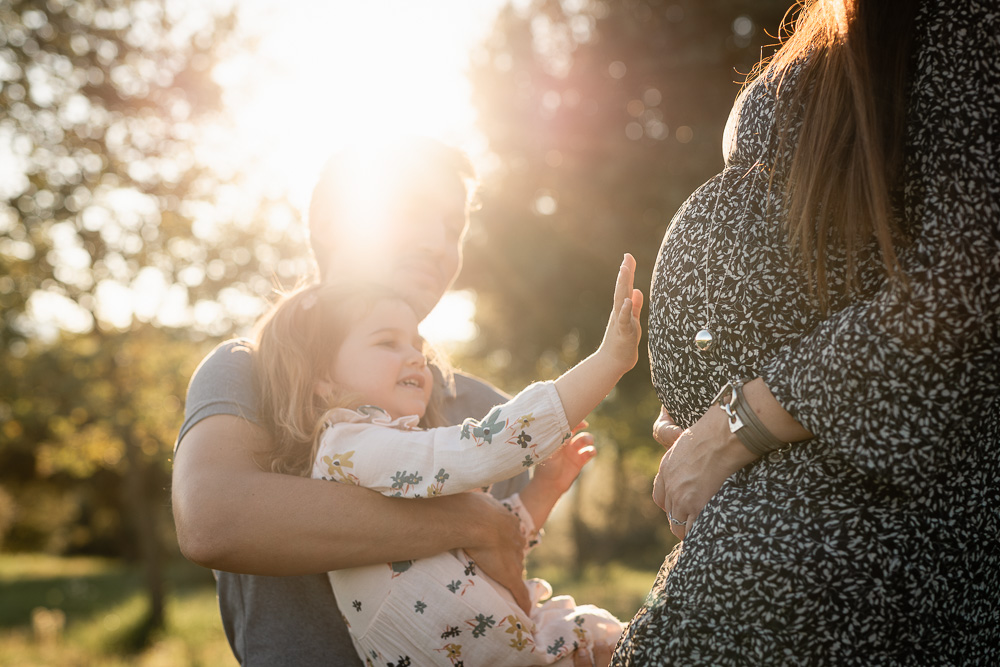 Séance grossesse avec la grande sœur